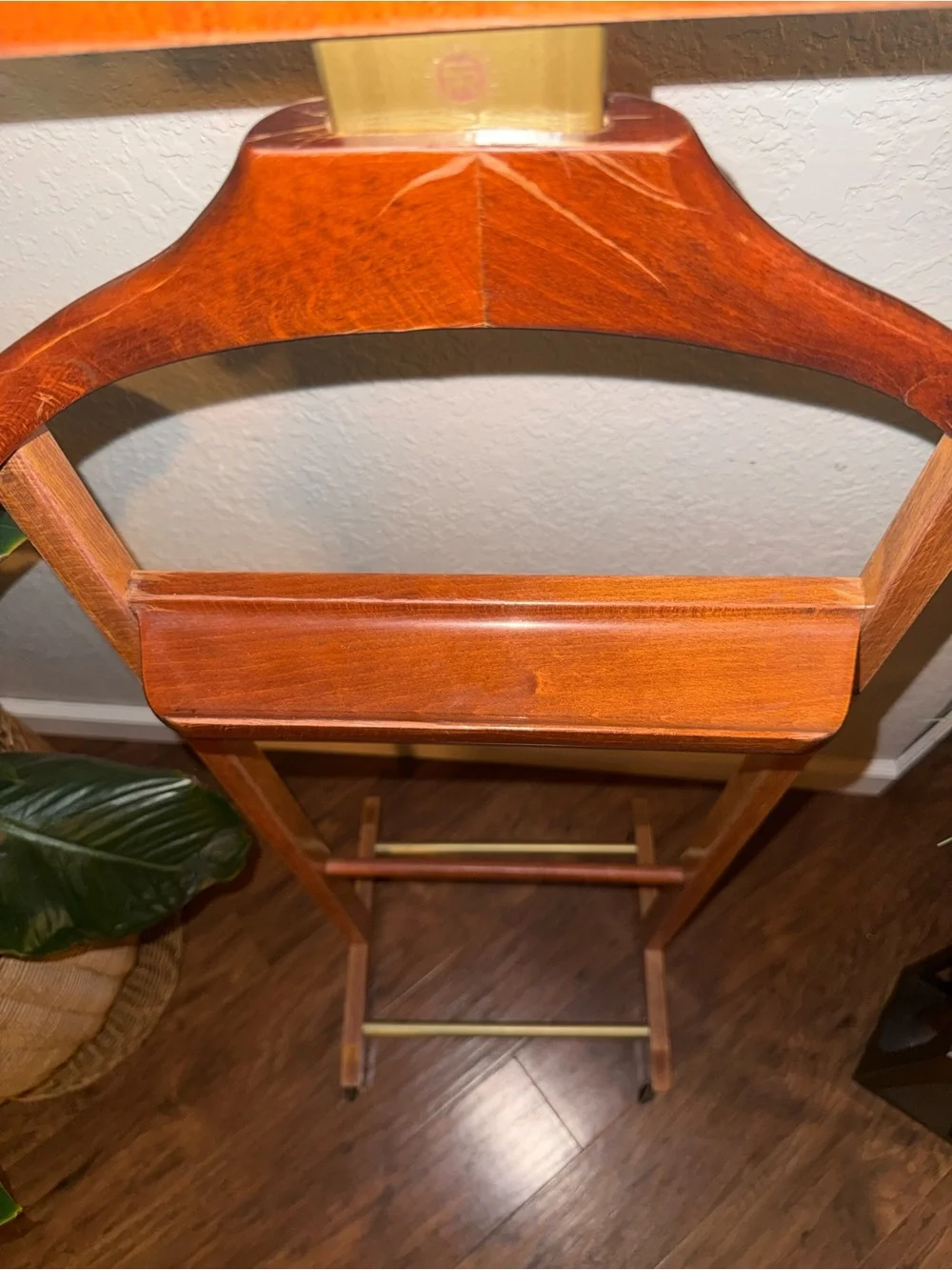Fratelli Reguitti Brevettato Italian Wood Rolling Valet Stand Rack 1950s Vintage
